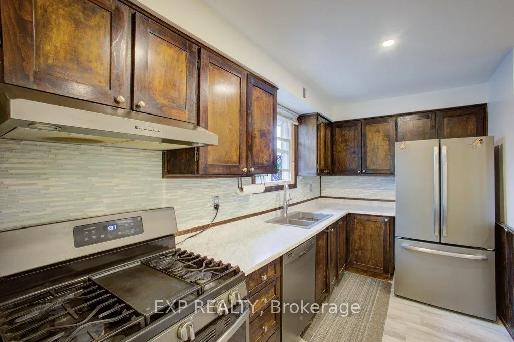 Photo 13 of 44 Madison Avenue, Orangeville — HOMEH