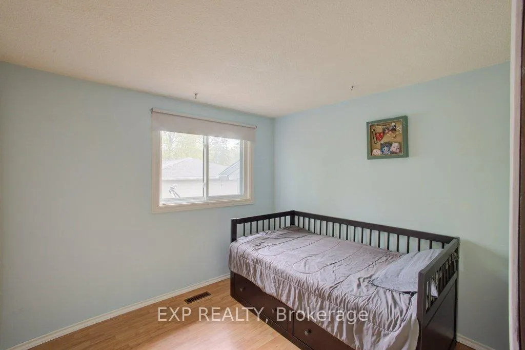 Photo 18 of 44 Madison Avenue, Orangeville — HOMEH