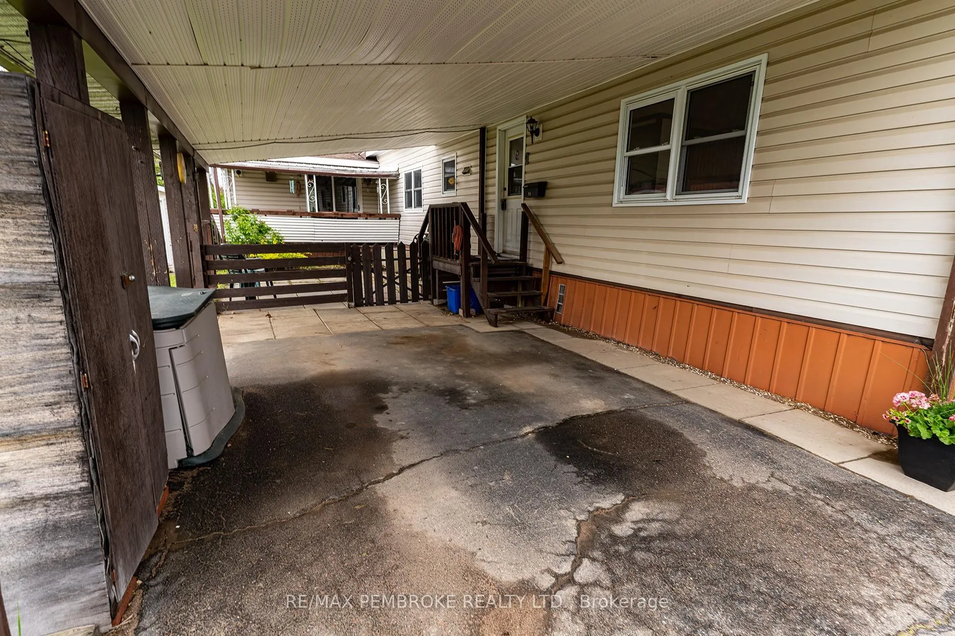 Photo 4 of 94 Pinehurst Estates, Petawawa, Petawawa — HOMEH