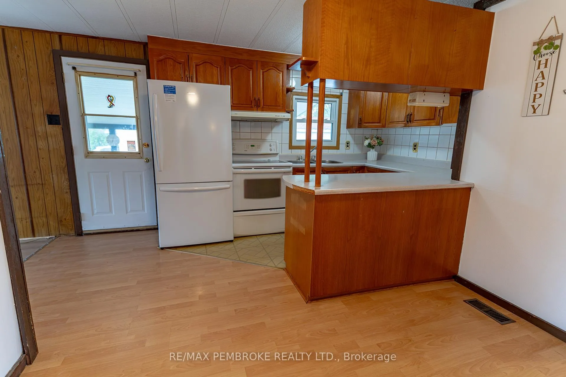 Photo 15 of 94 Pinehurst Estates, Petawawa, Petawawa — HOMEH