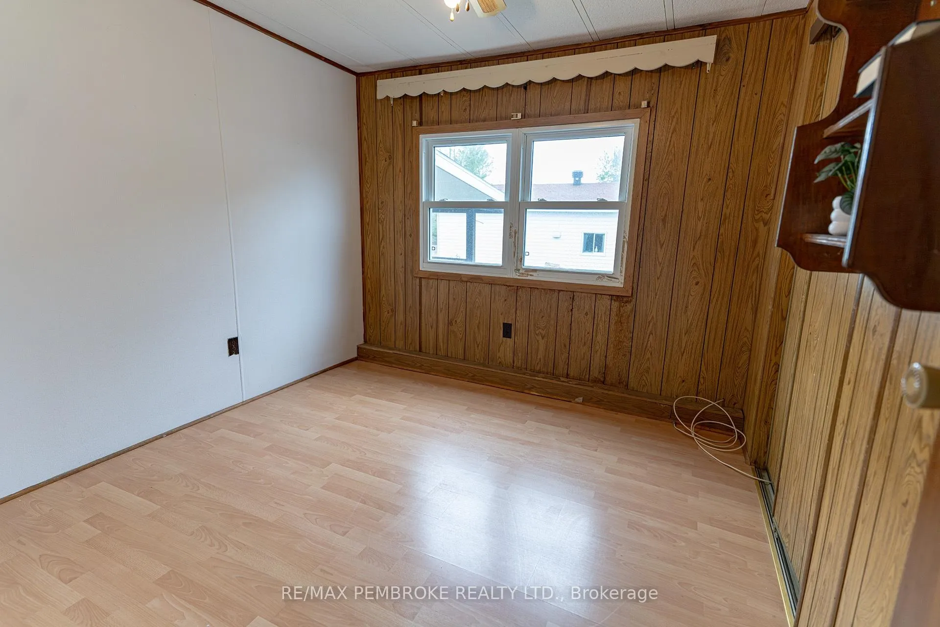 Photo 18 of 94 Pinehurst Estates, Petawawa, Petawawa — HOMEH