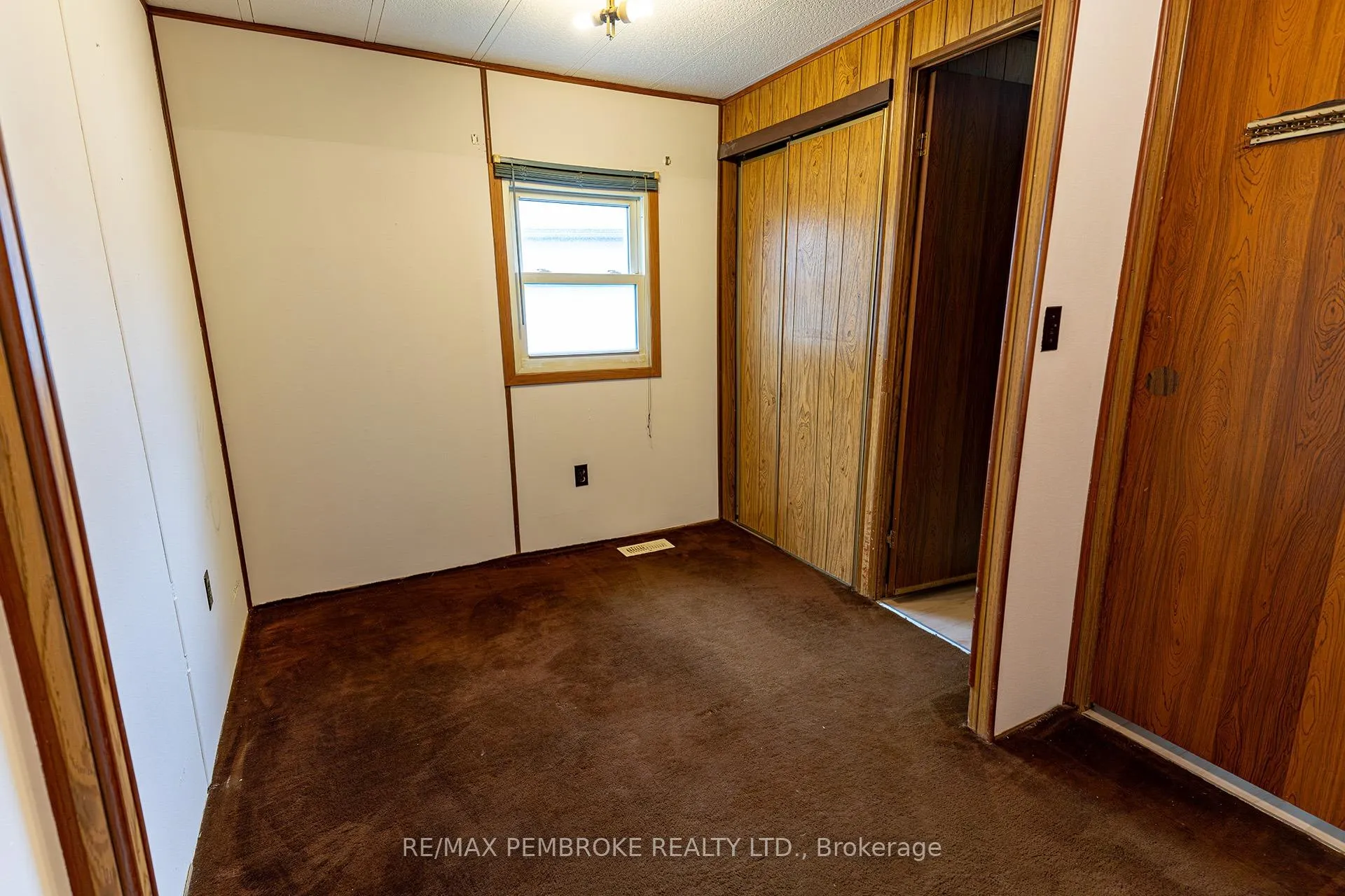 Photo 25 of 94 Pinehurst Estates, Petawawa, Petawawa — HOMEH