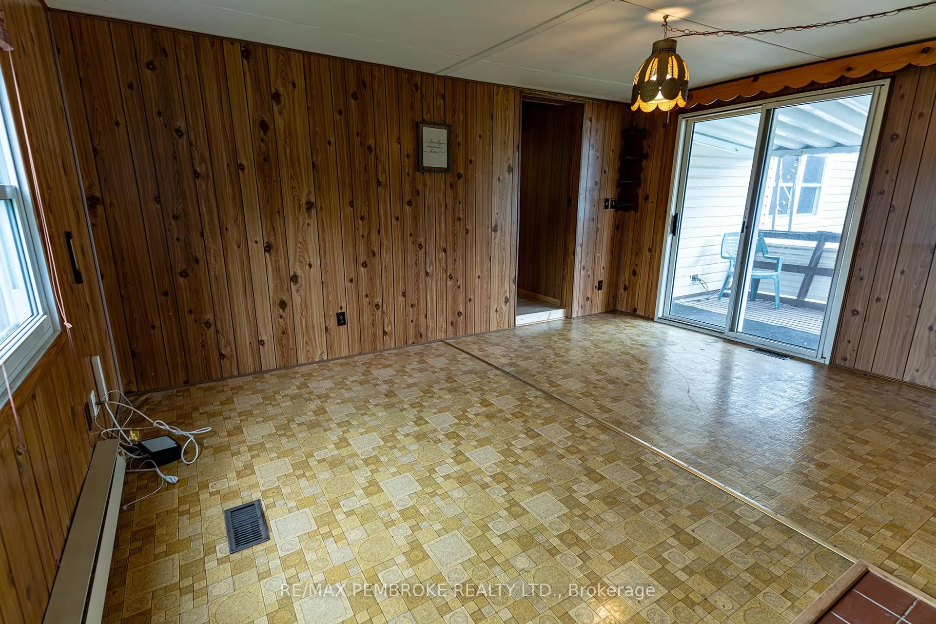 Photo 28 of 94 Pinehurst Estates, Petawawa, Petawawa — HOMEH