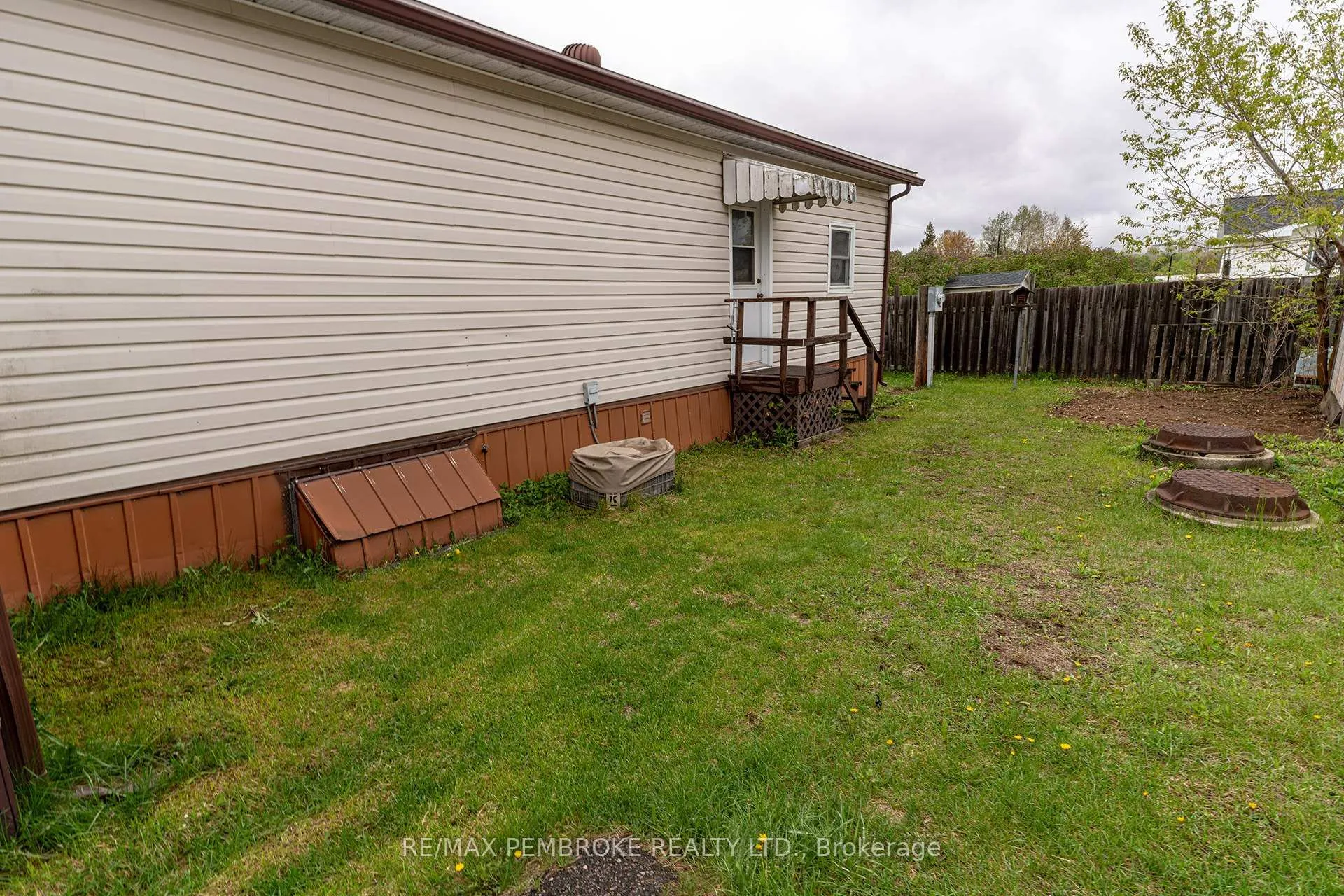 Photo 32 of 94 Pinehurst Estates, Petawawa, Petawawa — HOMEH