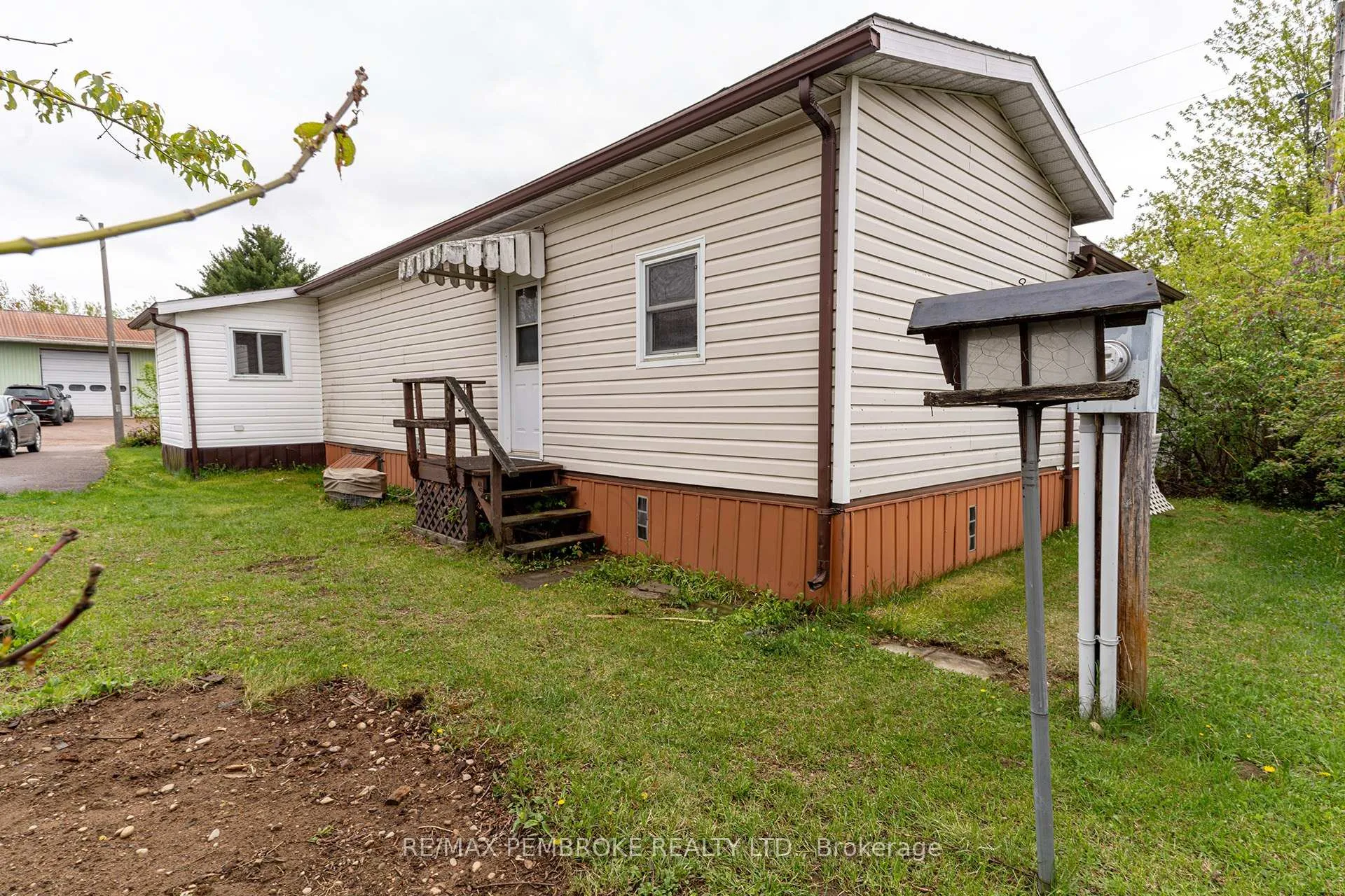 Photo 33 of 94 Pinehurst Estates, Petawawa, Petawawa — HOMEH