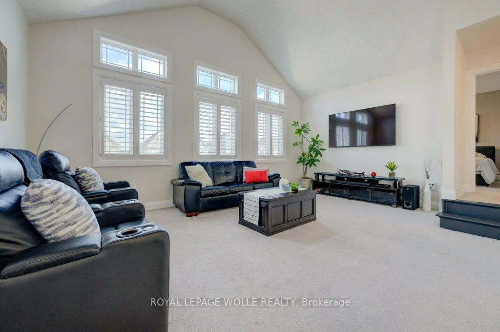 Photo 23 of 43 Greyhawk Street, Kitchener — HOMEH