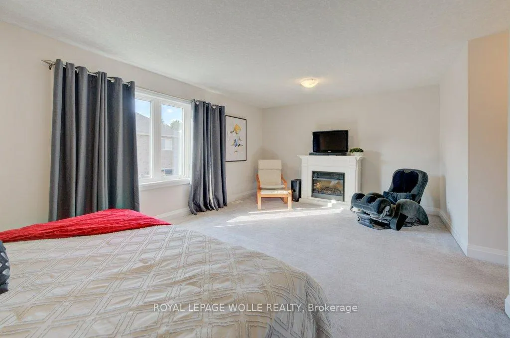Photo 26 of 43 Greyhawk Street, Kitchener — HOMEH