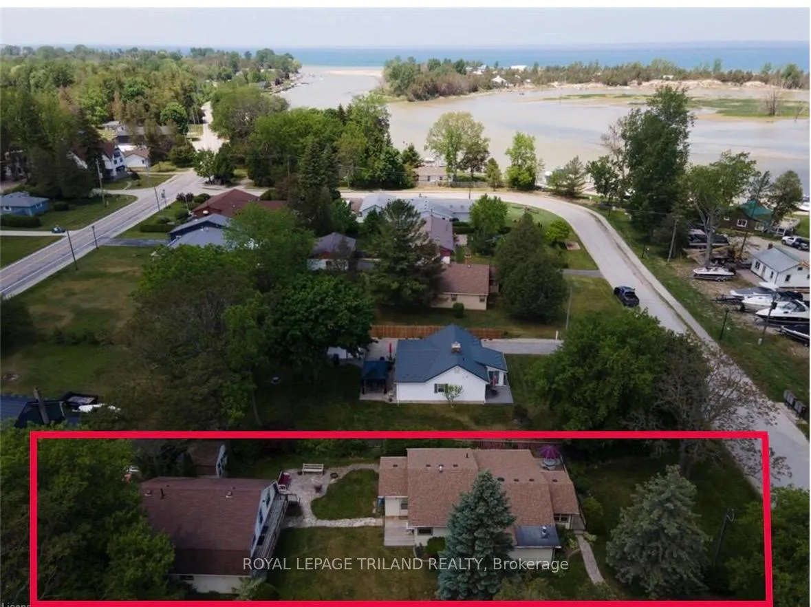 Photo 4 of 7575 Biddulph Street, Lambton Shores, Port Franks — HOMEH