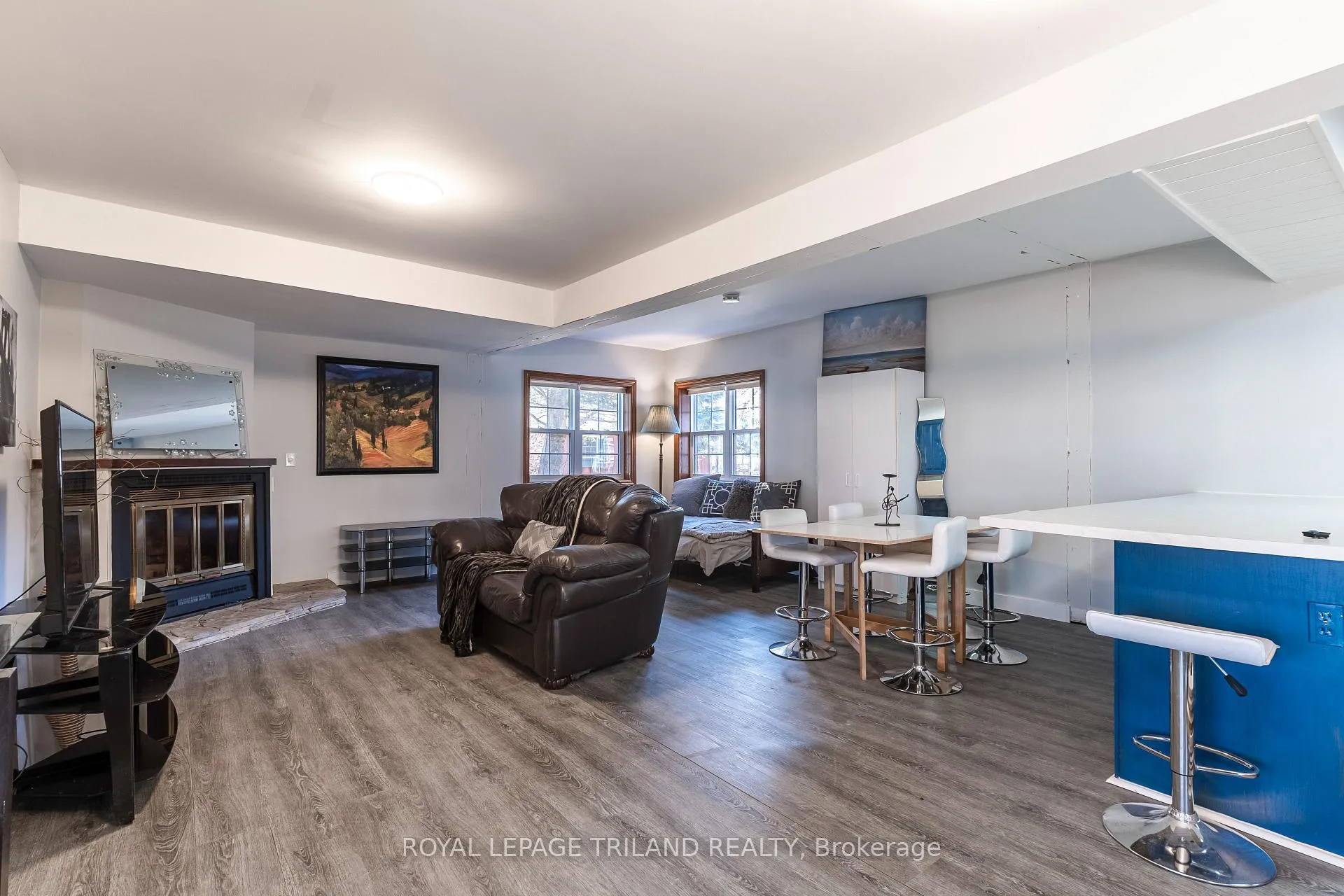 Photo 8 of 7575 Biddulph Street, Lambton Shores, Port Franks — HOMEH