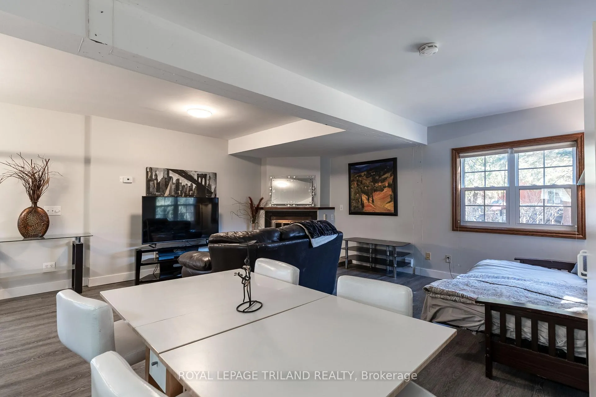 Photo 9 of 7575 Biddulph Street, Lambton Shores, Port Franks — HOMEH