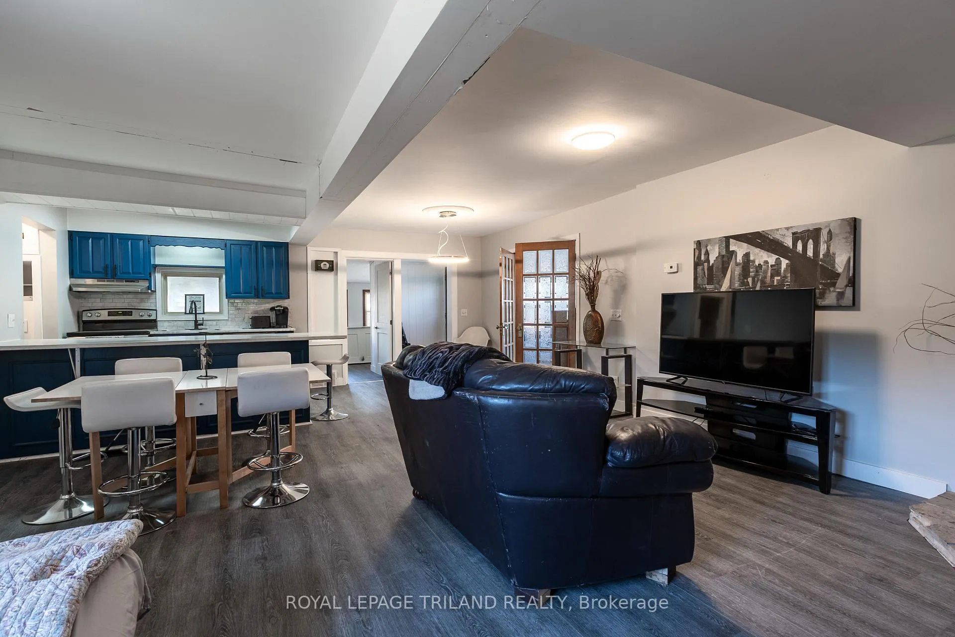 Photo 10 of 7575 Biddulph Street, Lambton Shores, Port Franks — HOMEH