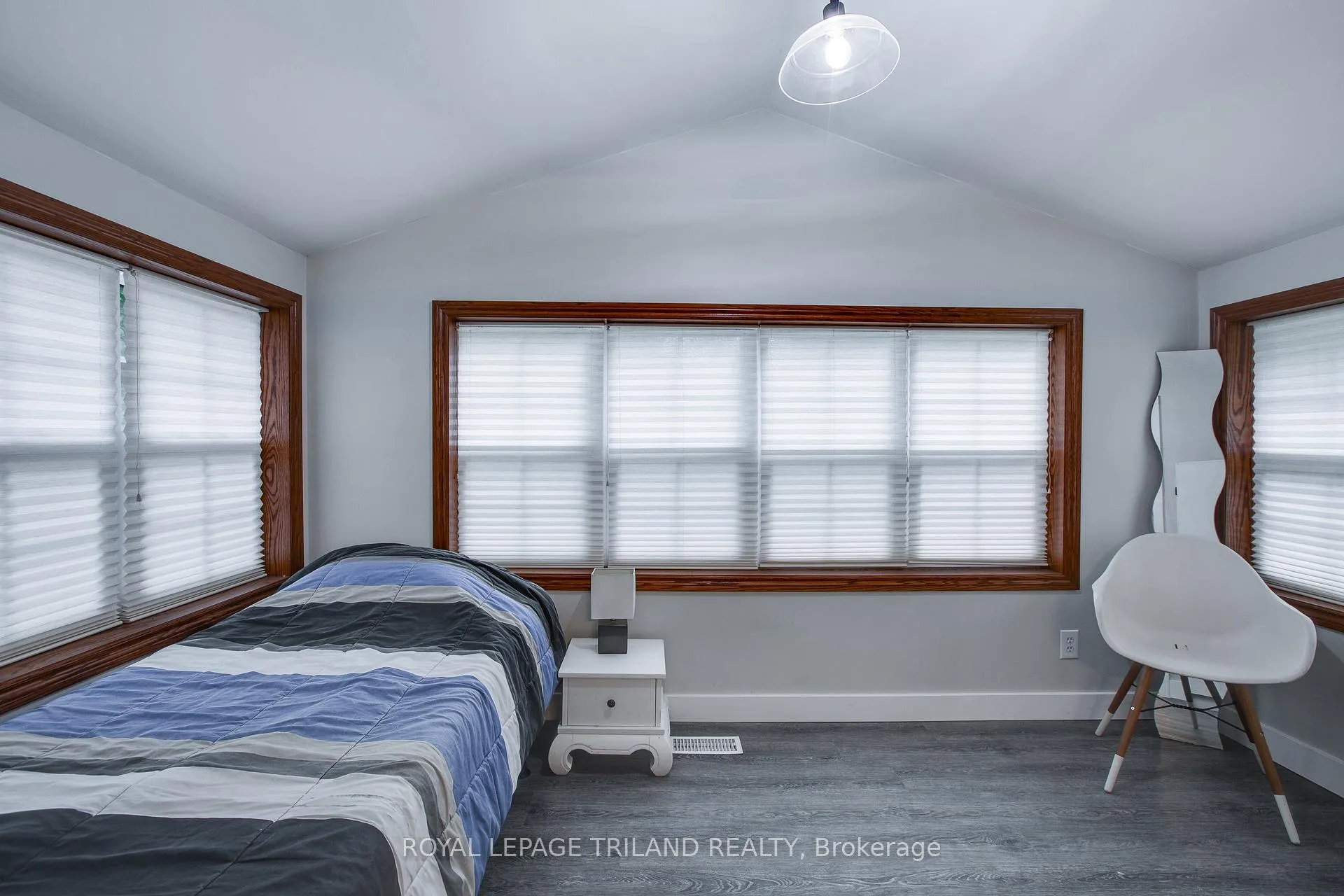 Photo 12 of 7575 Biddulph Street, Lambton Shores, Port Franks — HOMEH