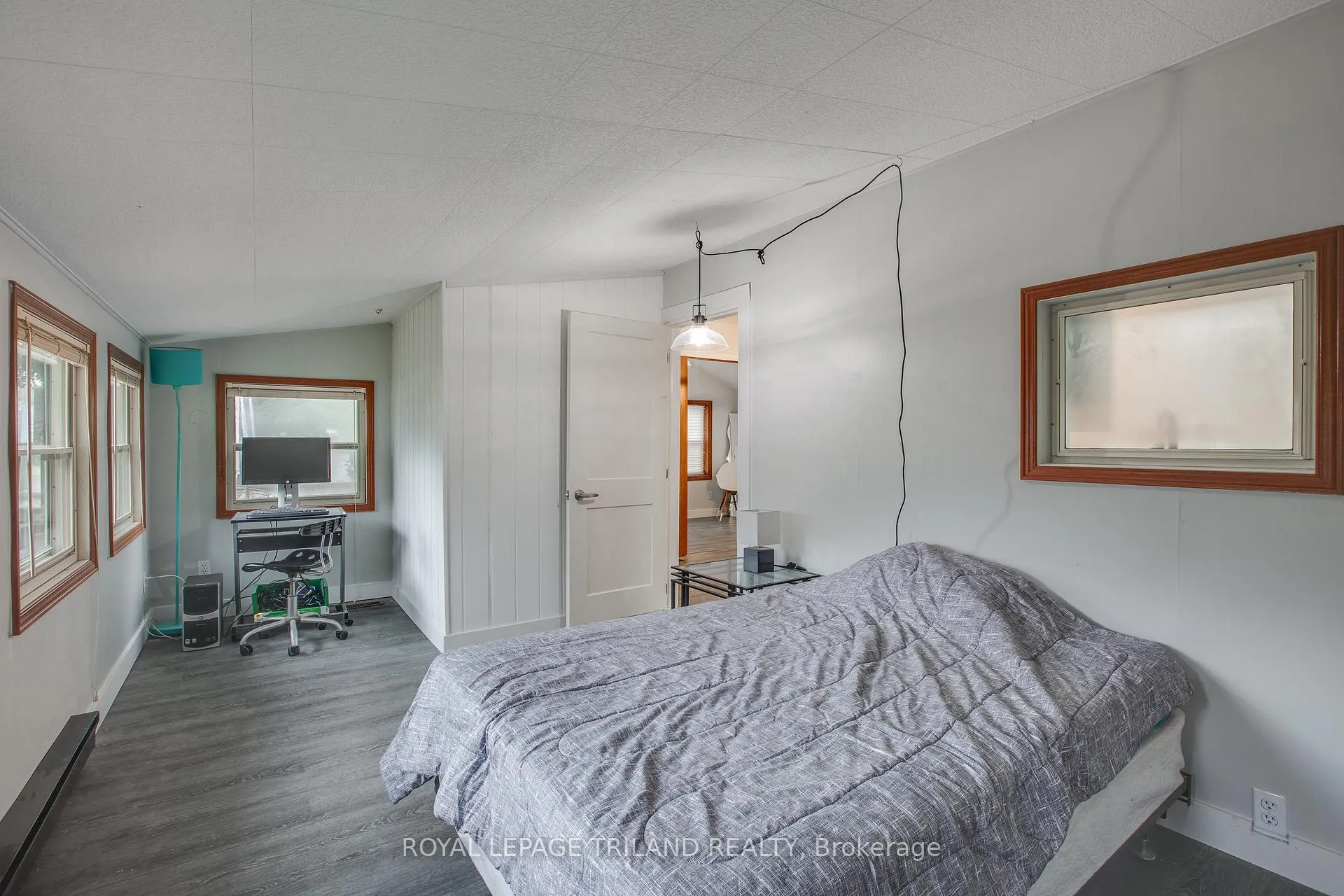 Photo 15 of 7575 Biddulph Street, Lambton Shores, Port Franks — HOMEH