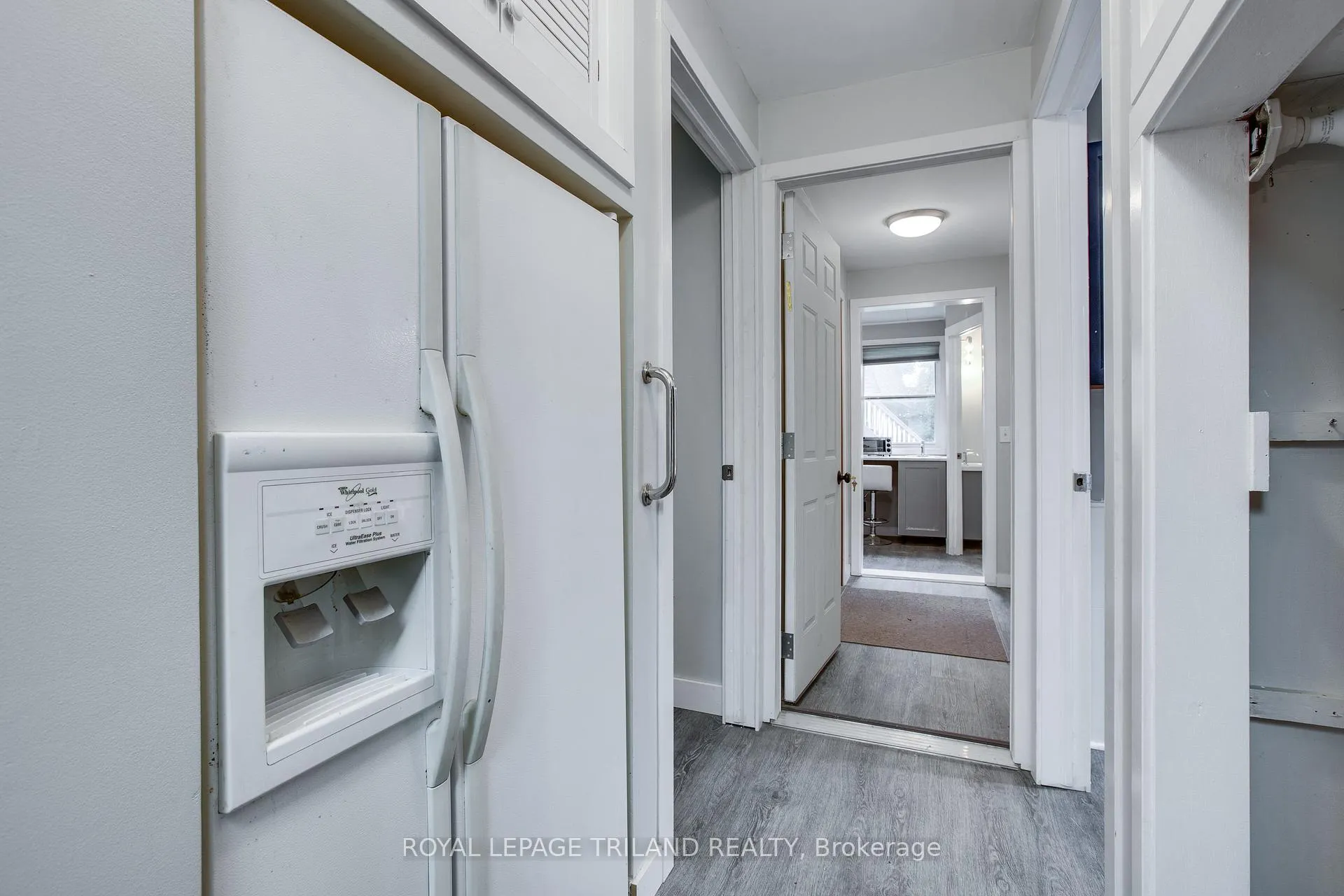 Photo 16 of 7575 Biddulph Street, Lambton Shores, Port Franks — HOMEH
