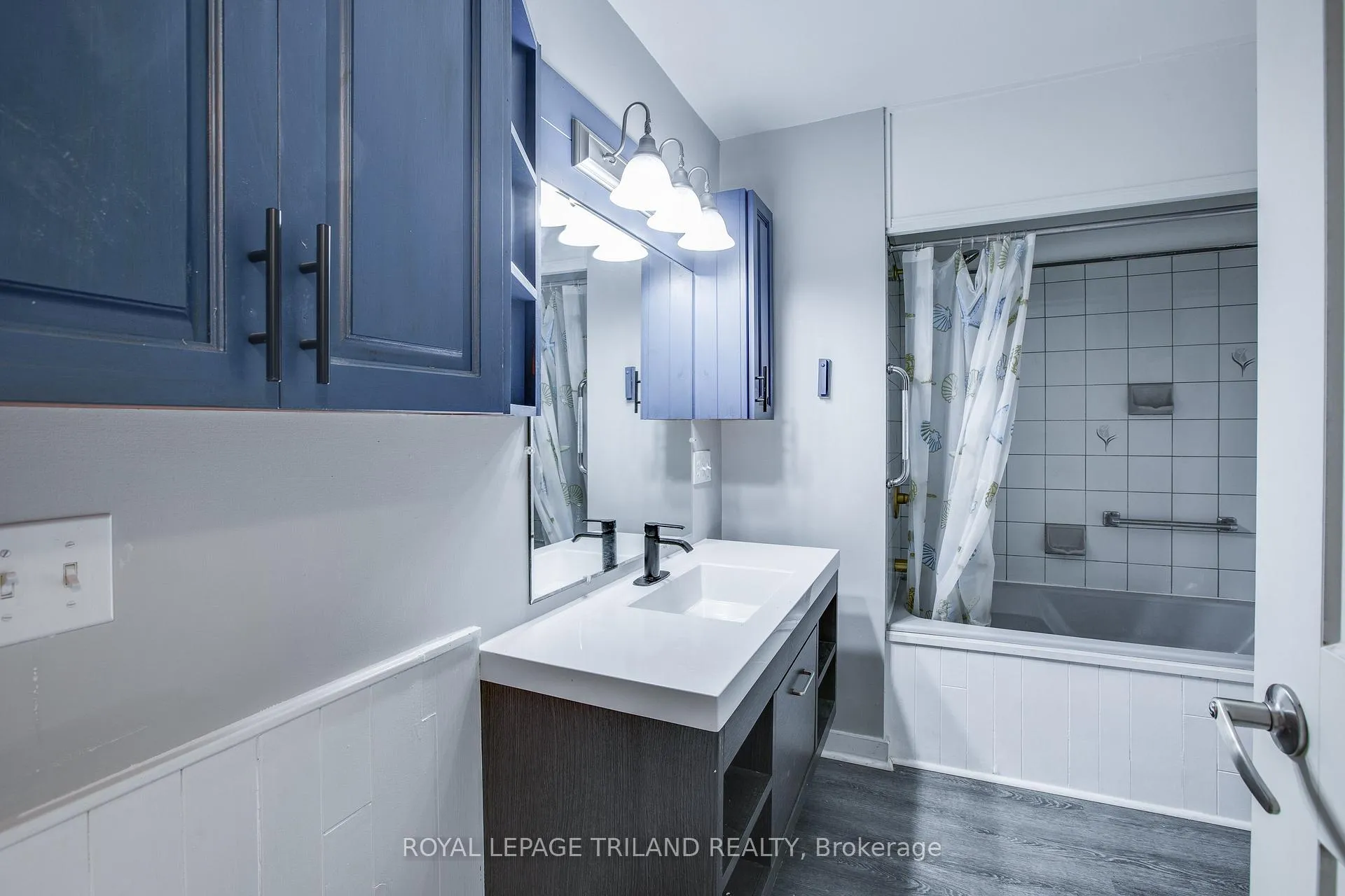 Photo 17 of 7575 Biddulph Street, Lambton Shores, Port Franks — HOMEH