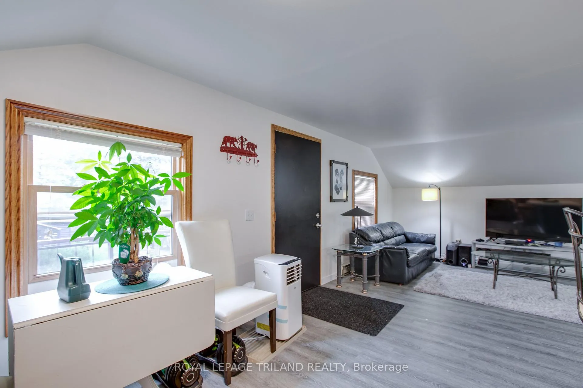Photo 38 of 7575 Biddulph Street, Lambton Shores, Port Franks — HOMEH