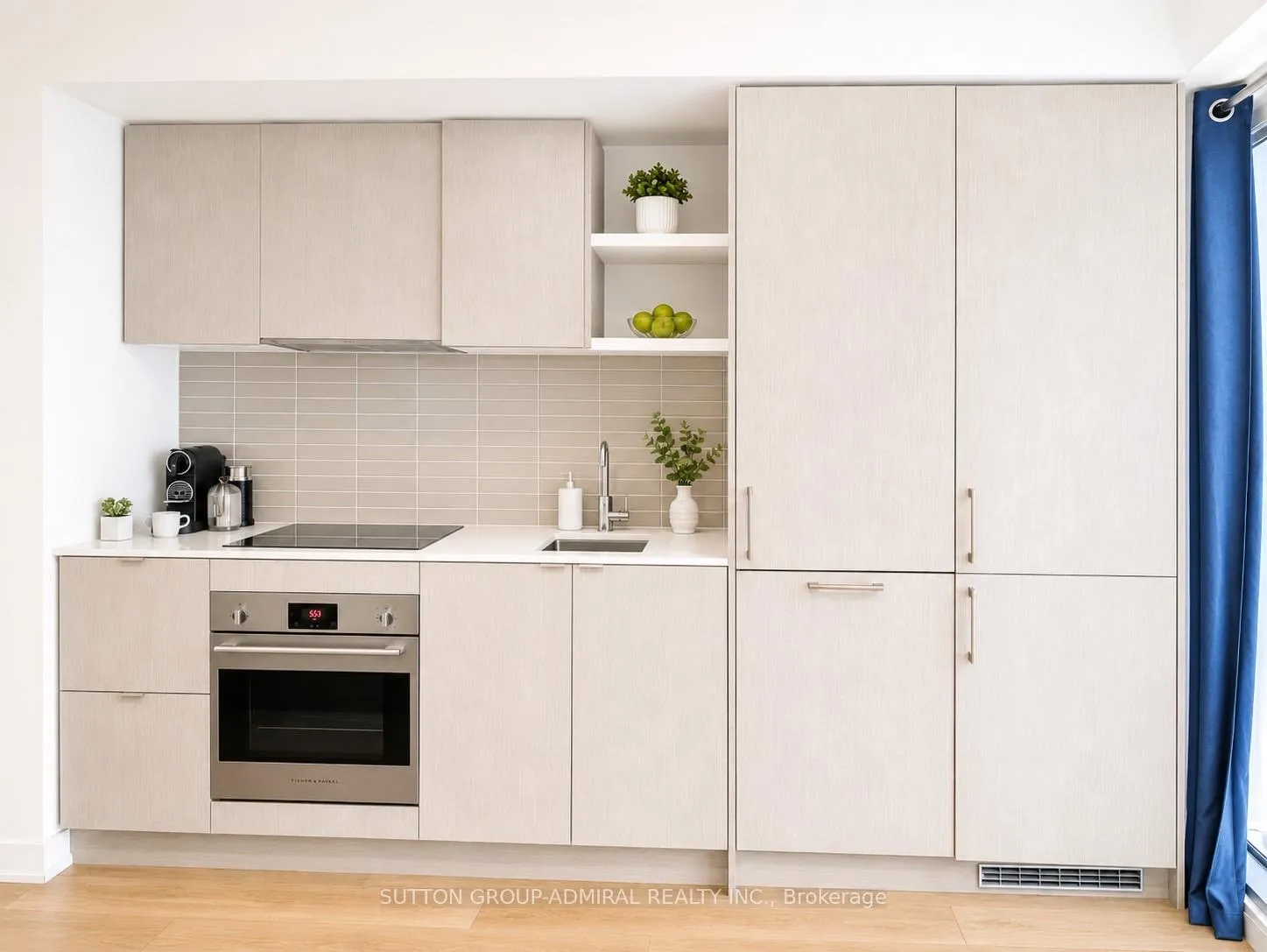 Photo 4 of Unit 1011, 100 Harbour Street, Toronto, Waterfront Communities — HOMEH