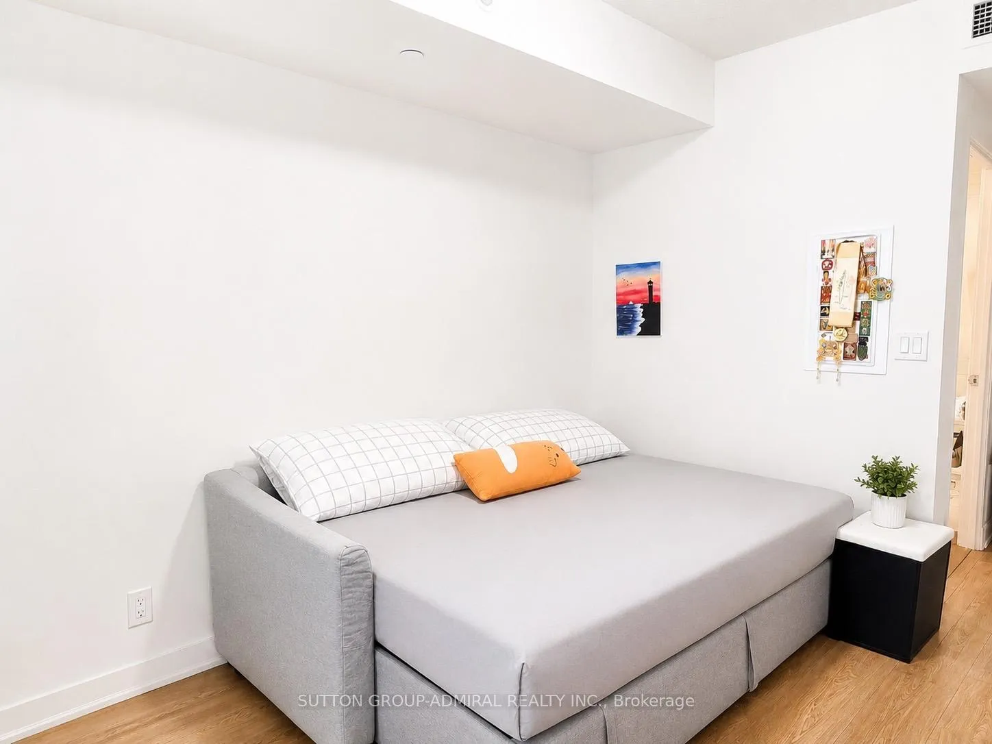 Photo 7 of Unit 1011, 100 Harbour Street, Toronto, Waterfront Communities — HOMEH