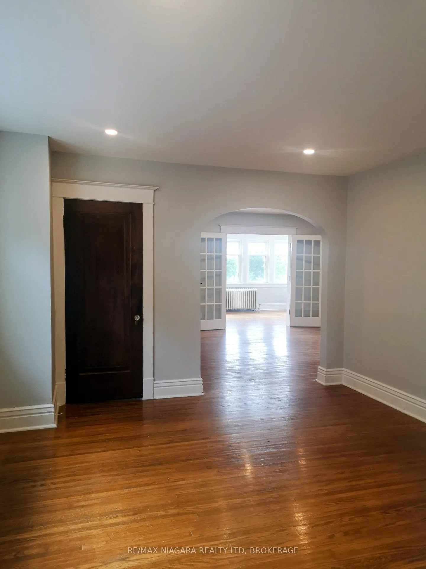 Photo 13 of 5163 River Road, Niagara Falls, Downtown — HOMEH