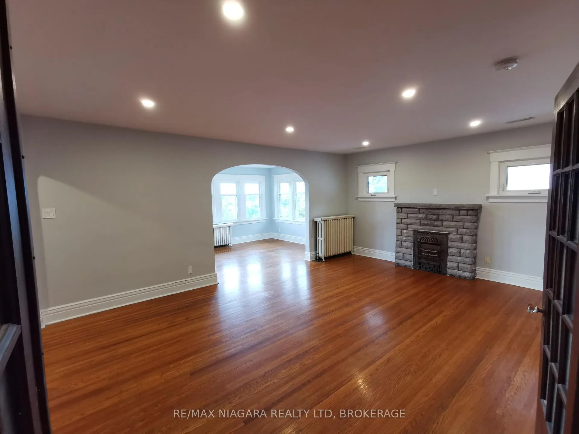 Photo 30 of 5163 River Road, Niagara Falls, Downtown — HOMEH