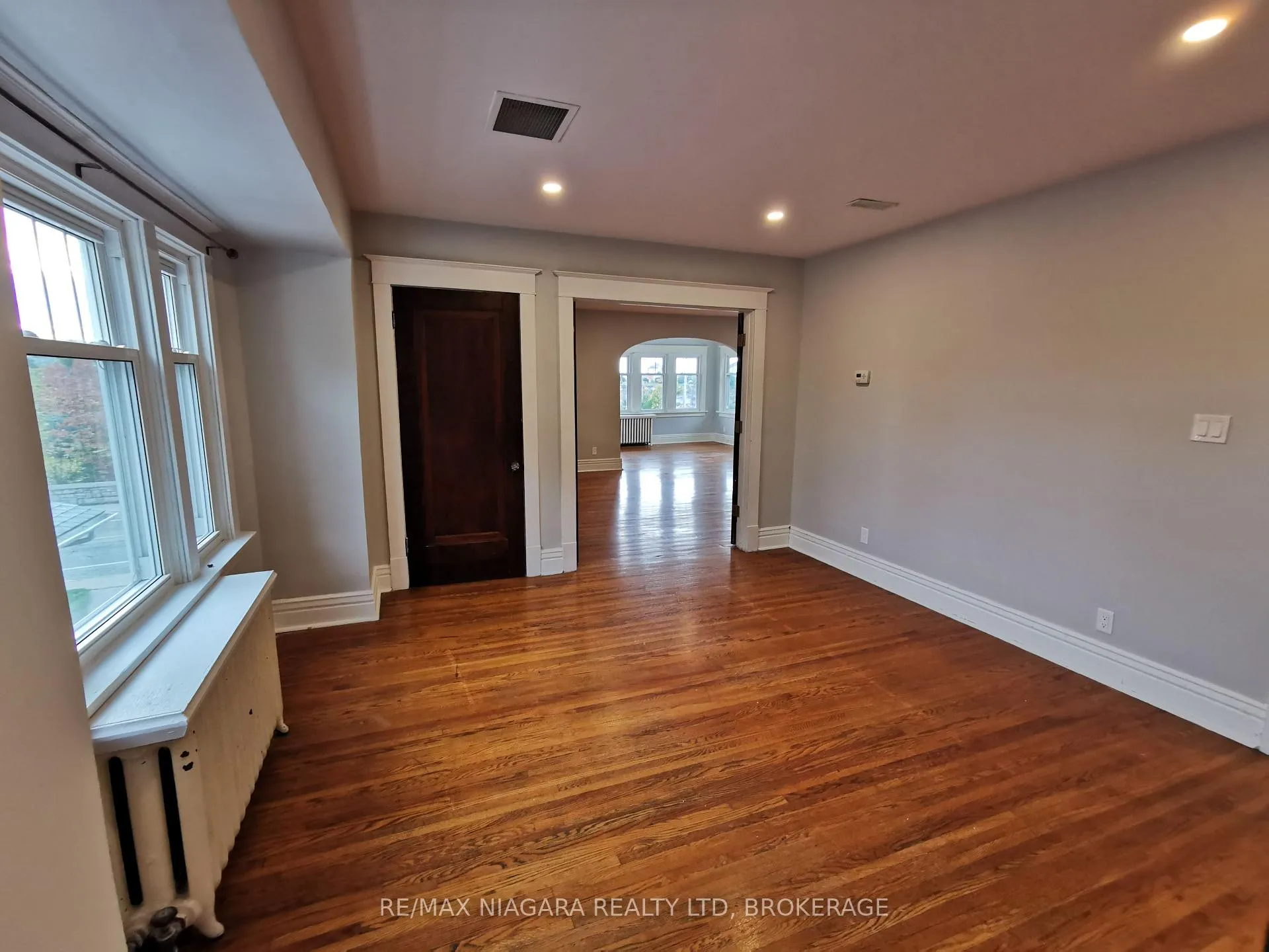 Photo 31 of 5163 River Road, Niagara Falls, Downtown — HOMEH