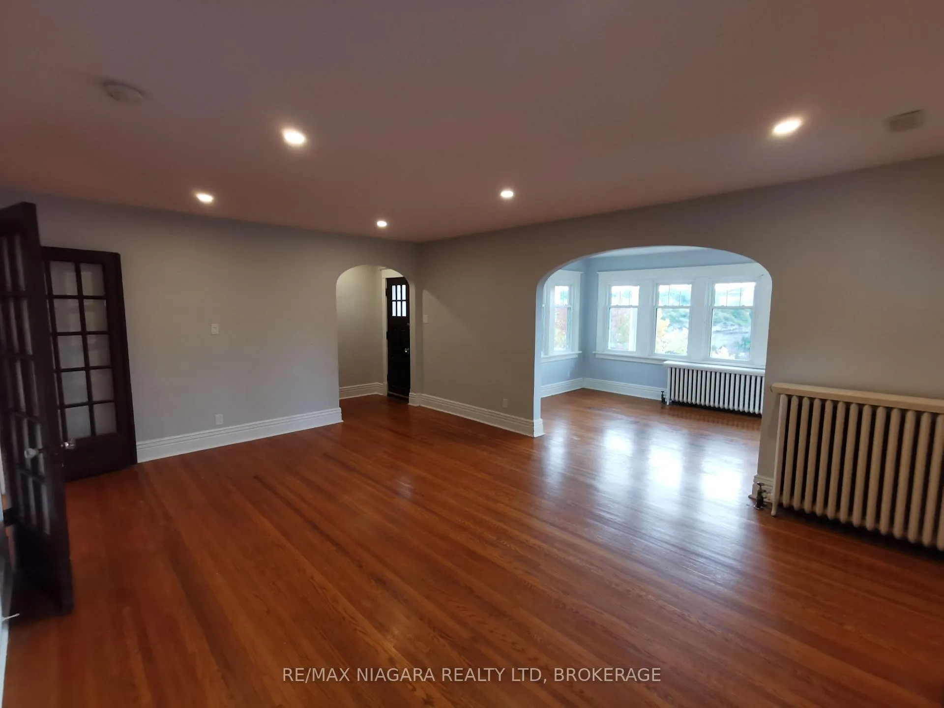Photo 34 of 5163 River Road, Niagara Falls, Downtown — HOMEH
