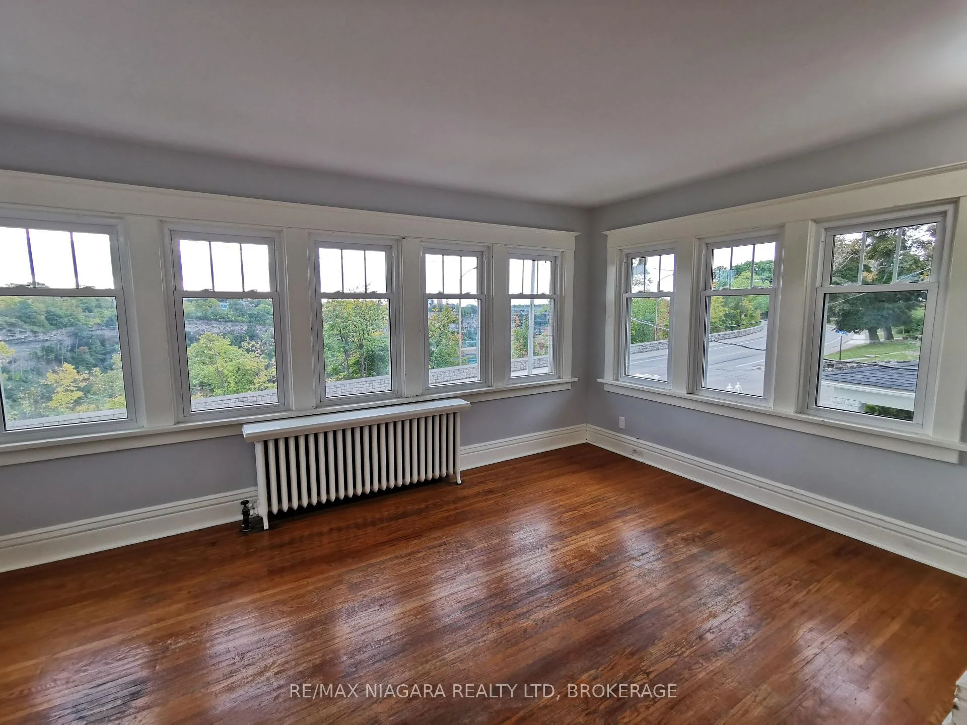 Photo 51 of 5163 River Road, Niagara Falls, Downtown — HOMEH