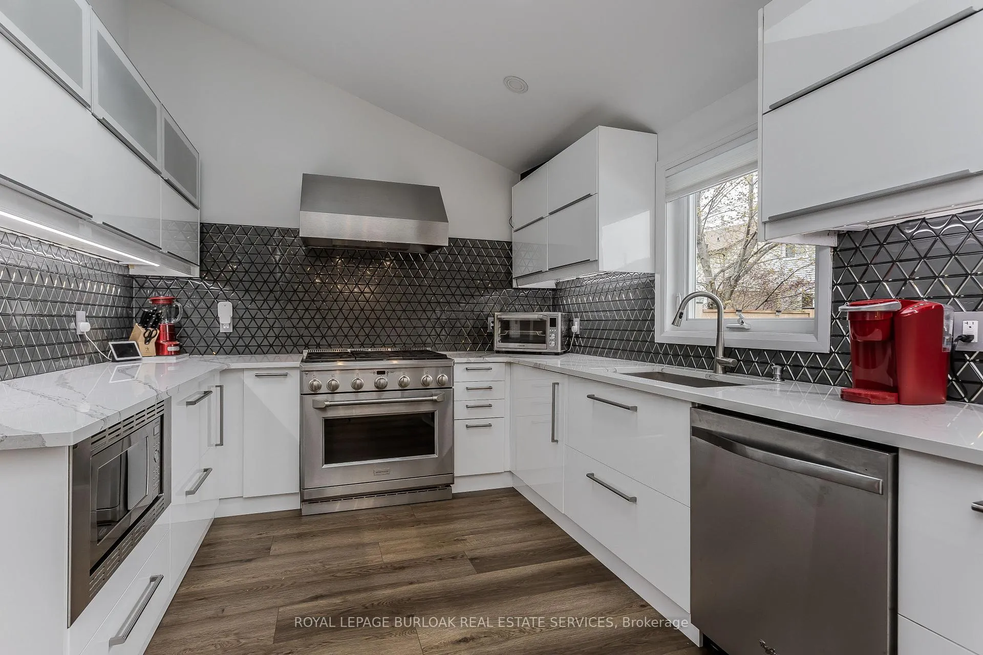 Photo 9 of 3199 Desmond Drive, Burlington, Headon — HOMEH