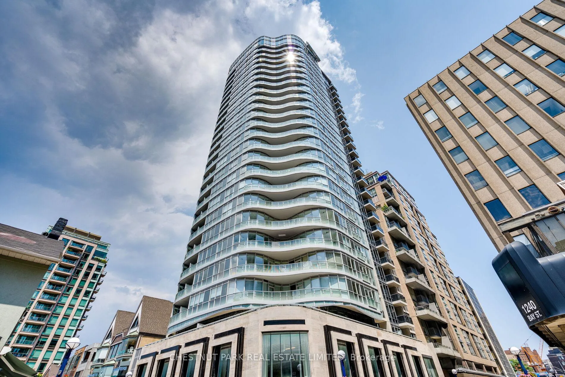 Photo 2 of Unit 1902, 88 Cumberland Street, Toronto, The Annex — HOMEH