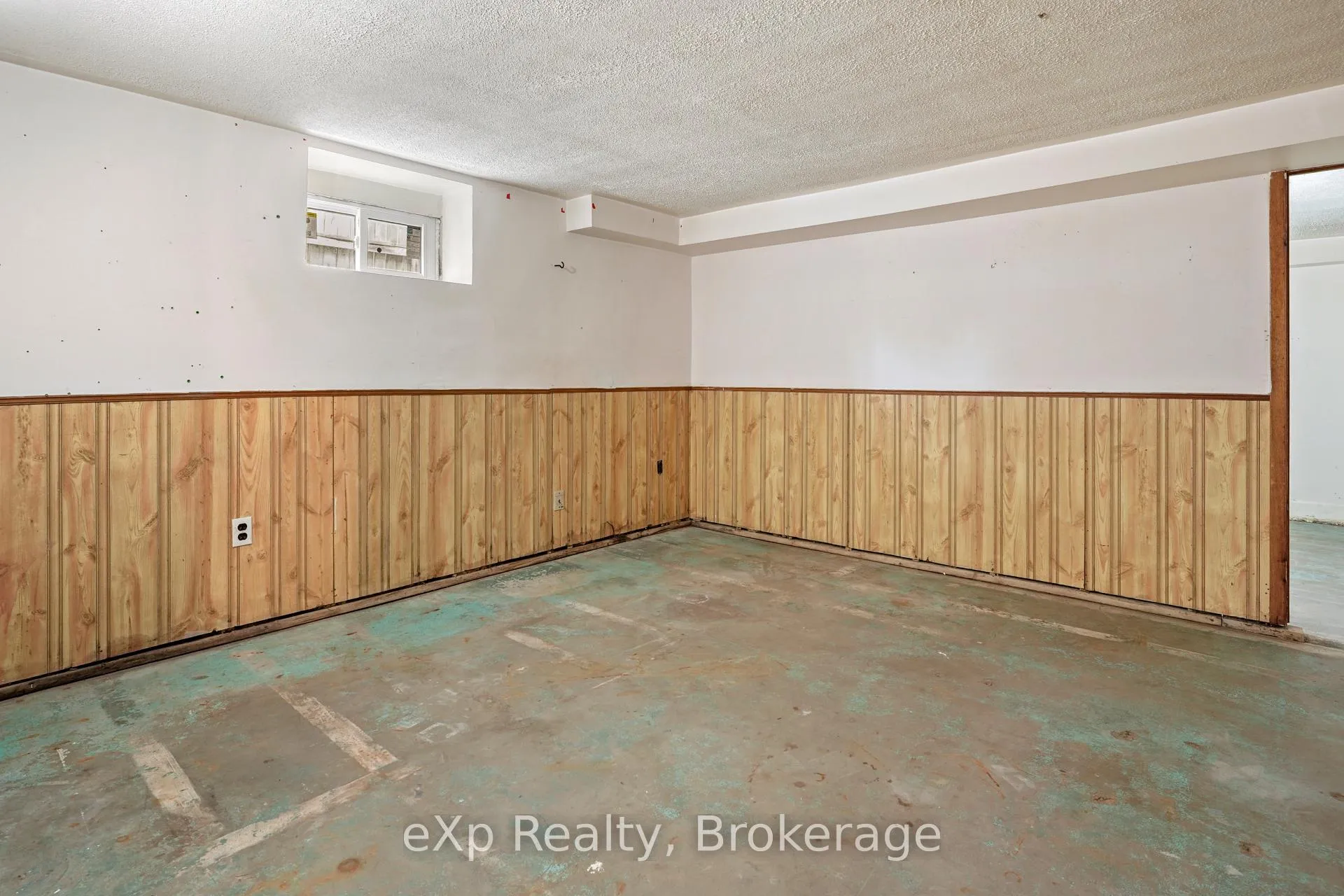 Photo 33 of 136 Adelaide Street S, Chatham-Kent, Chatham — HOMEH