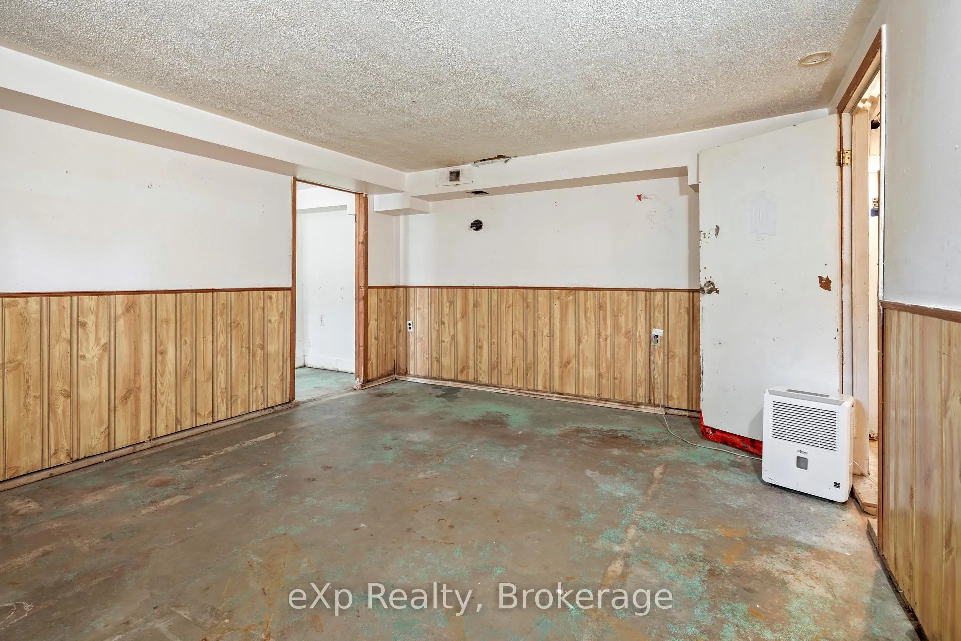 Photo 34 of 136 Adelaide Street S, Chatham-Kent, Chatham — HOMEH
