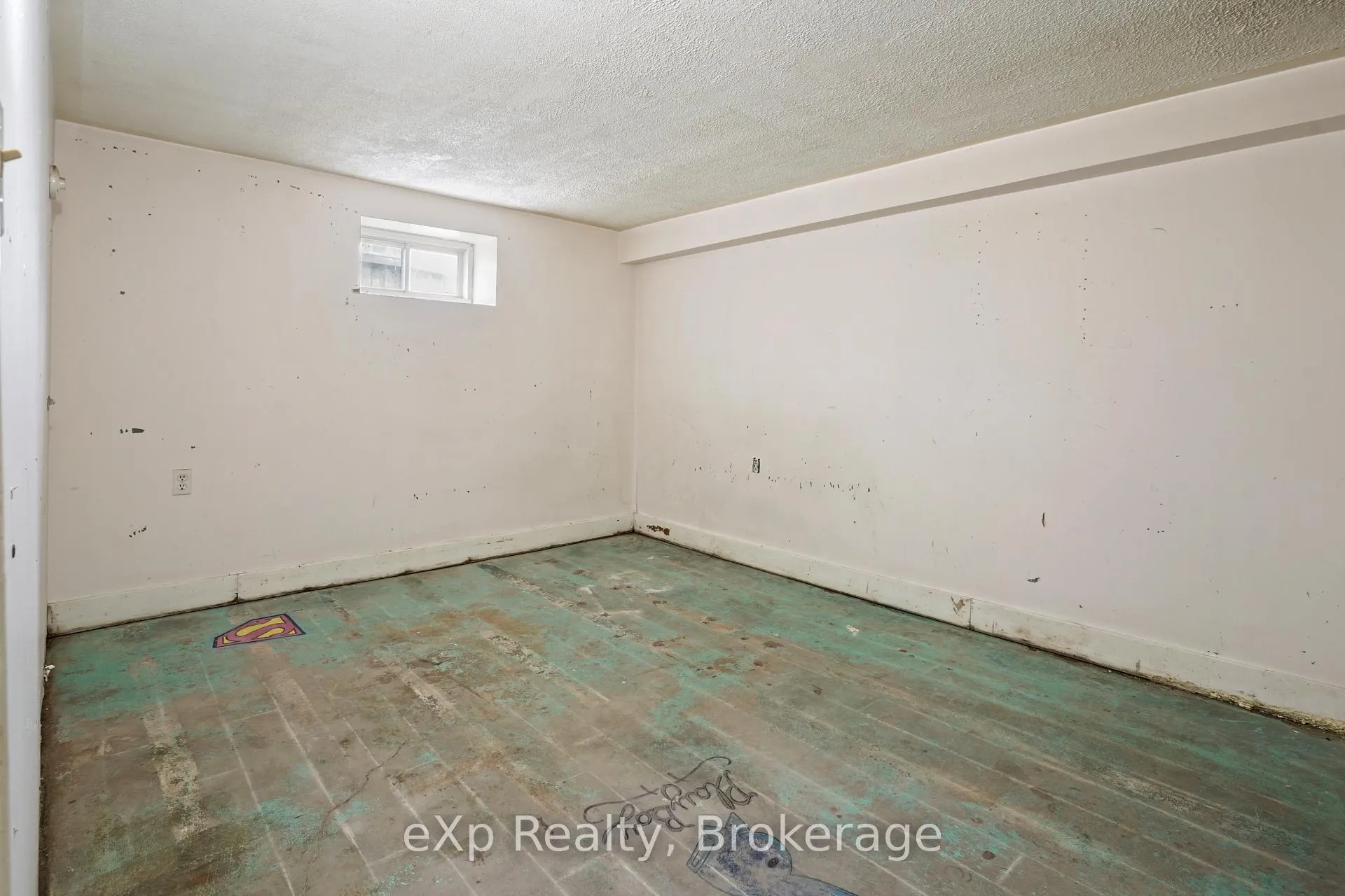 Photo 35 of 136 Adelaide Street S, Chatham-Kent, Chatham — HOMEH