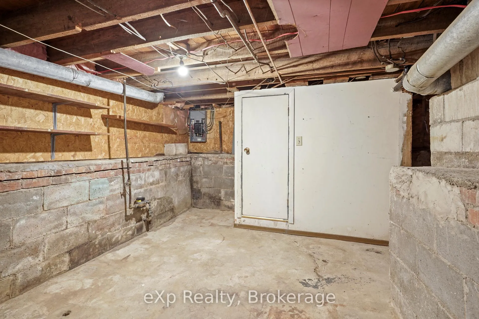 Photo 38 of 136 Adelaide Street S, Chatham-Kent, Chatham — HOMEH