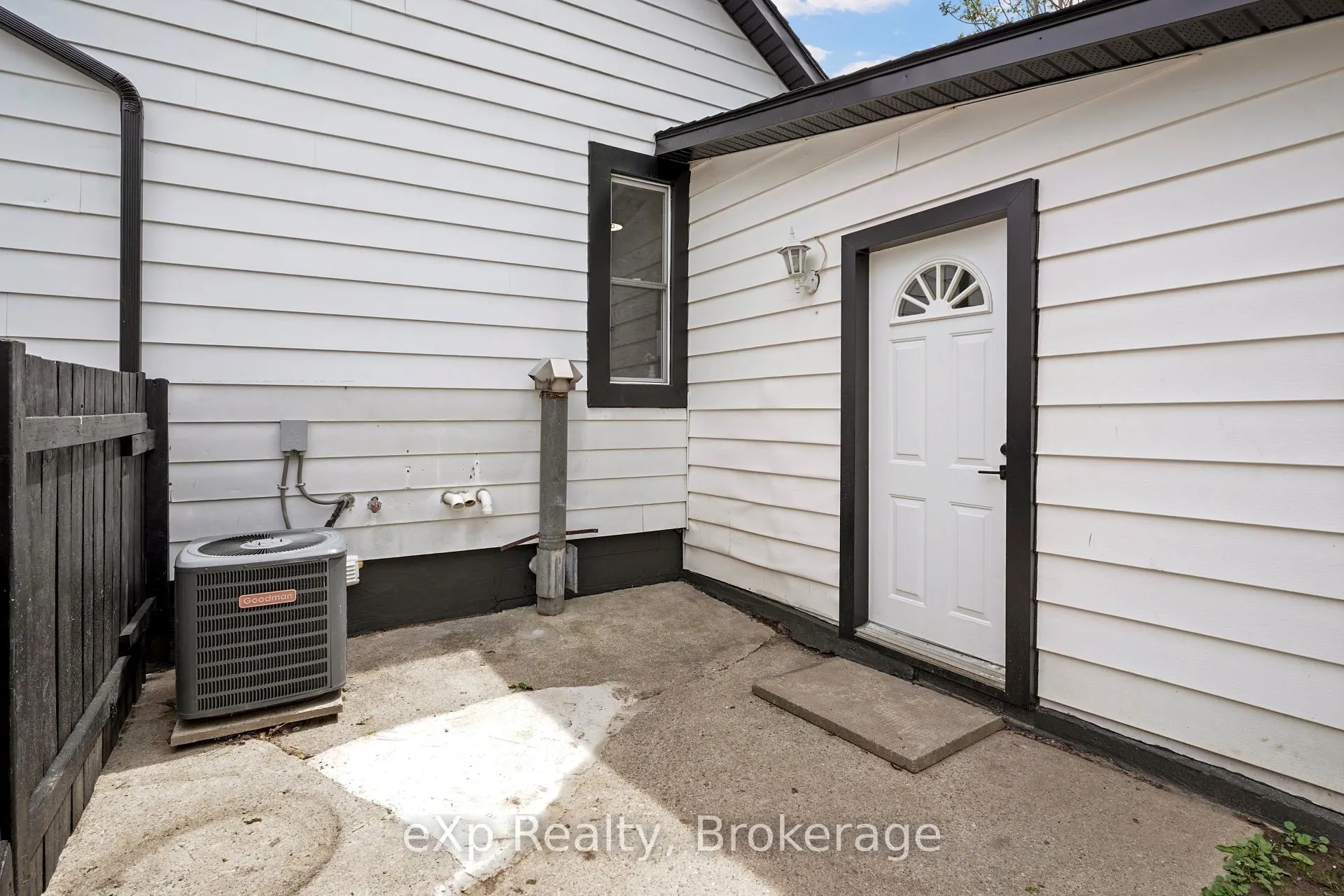 Photo 42 of 136 Adelaide Street S, Chatham-Kent, Chatham — HOMEH