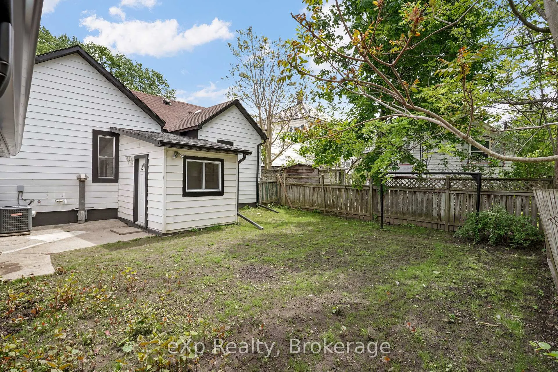 Photo 44 of 136 Adelaide Street S, Chatham-Kent, Chatham — HOMEH