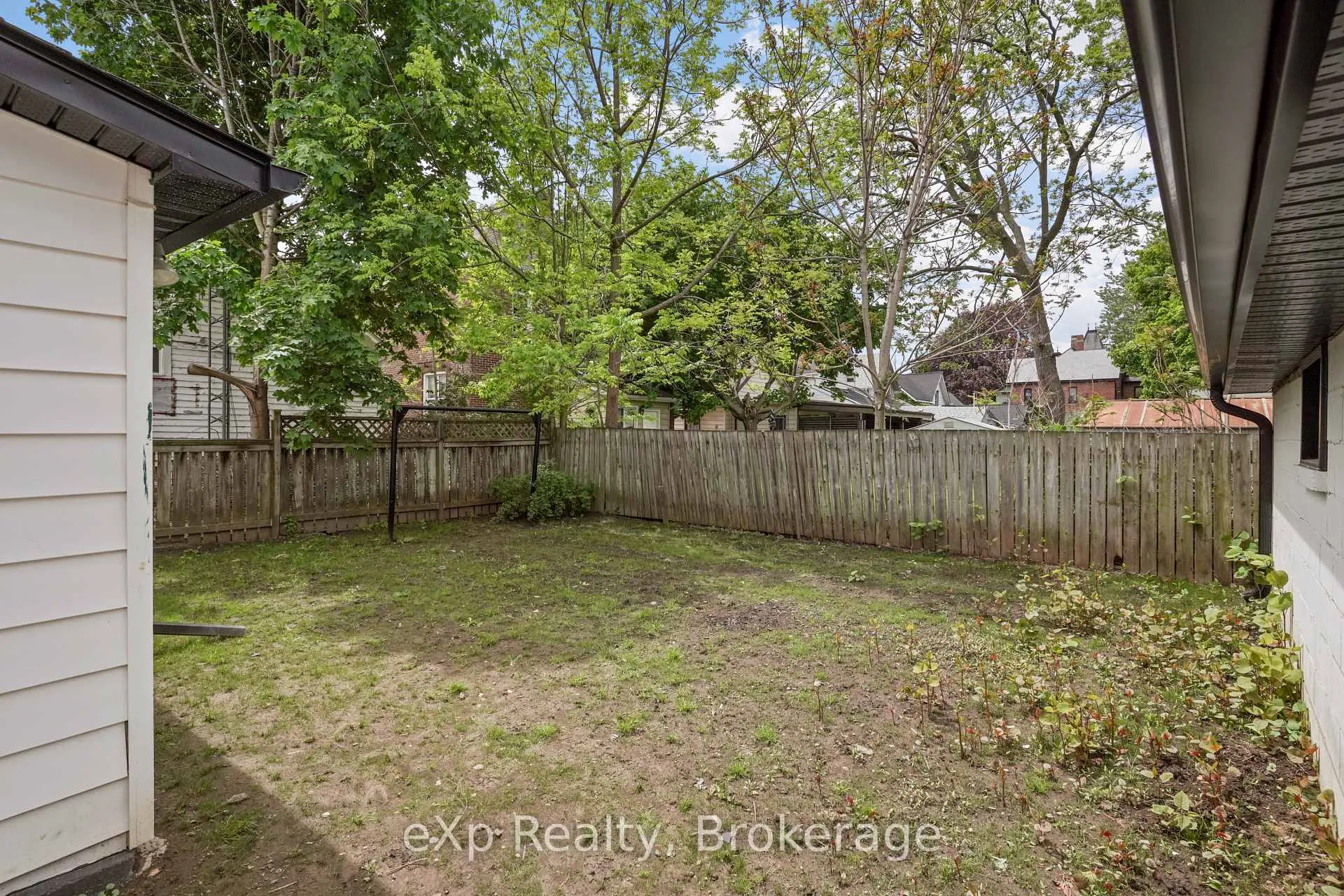 Photo 49 of 136 Adelaide Street S, Chatham-Kent, Chatham — HOMEH