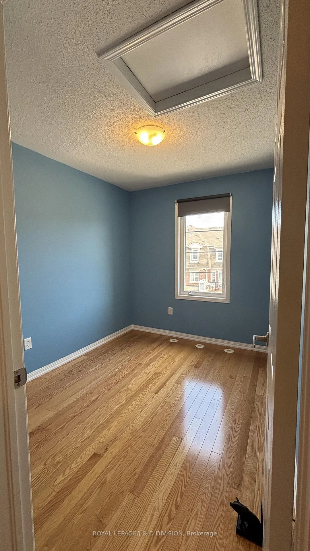 Photo 14 of 52 Ayers Crescent, Scarborough, Clairlea-Birchmount — HOMEH