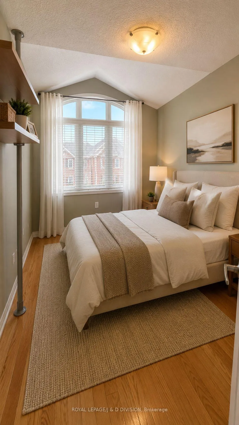 Photo 15 of 52 Ayers Crescent, Scarborough, Clairlea-Birchmount — HOMEH