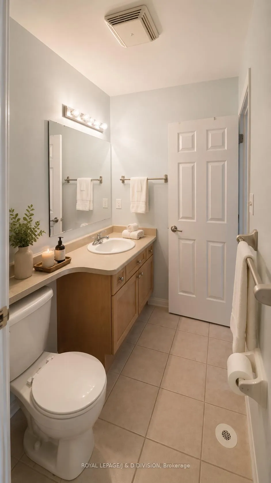 Photo 17 of 52 Ayers Crescent, Scarborough, Clairlea-Birchmount — HOMEH