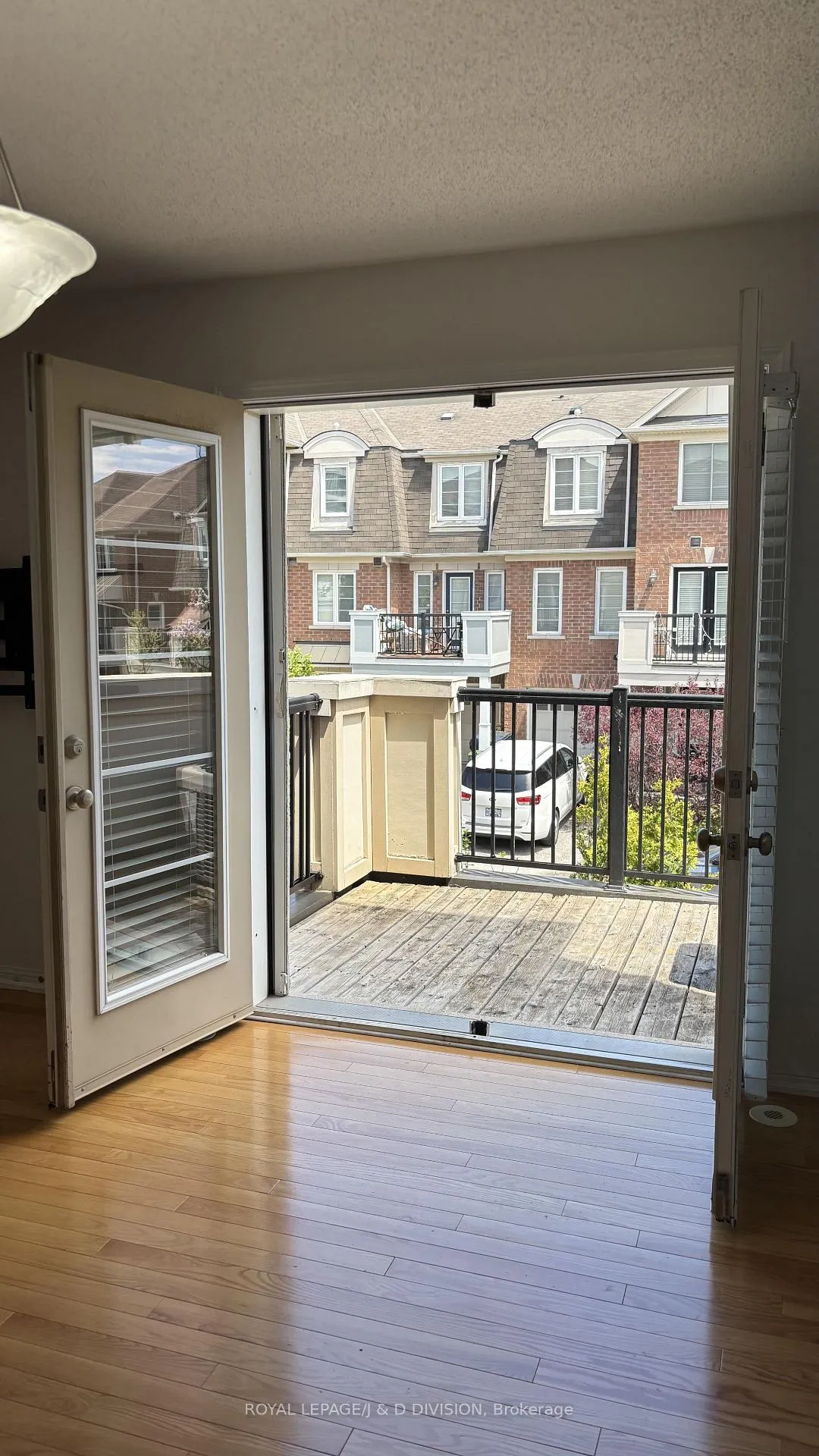 Photo 20 of 52 Ayers Crescent, Scarborough, Clairlea-Birchmount — HOMEH