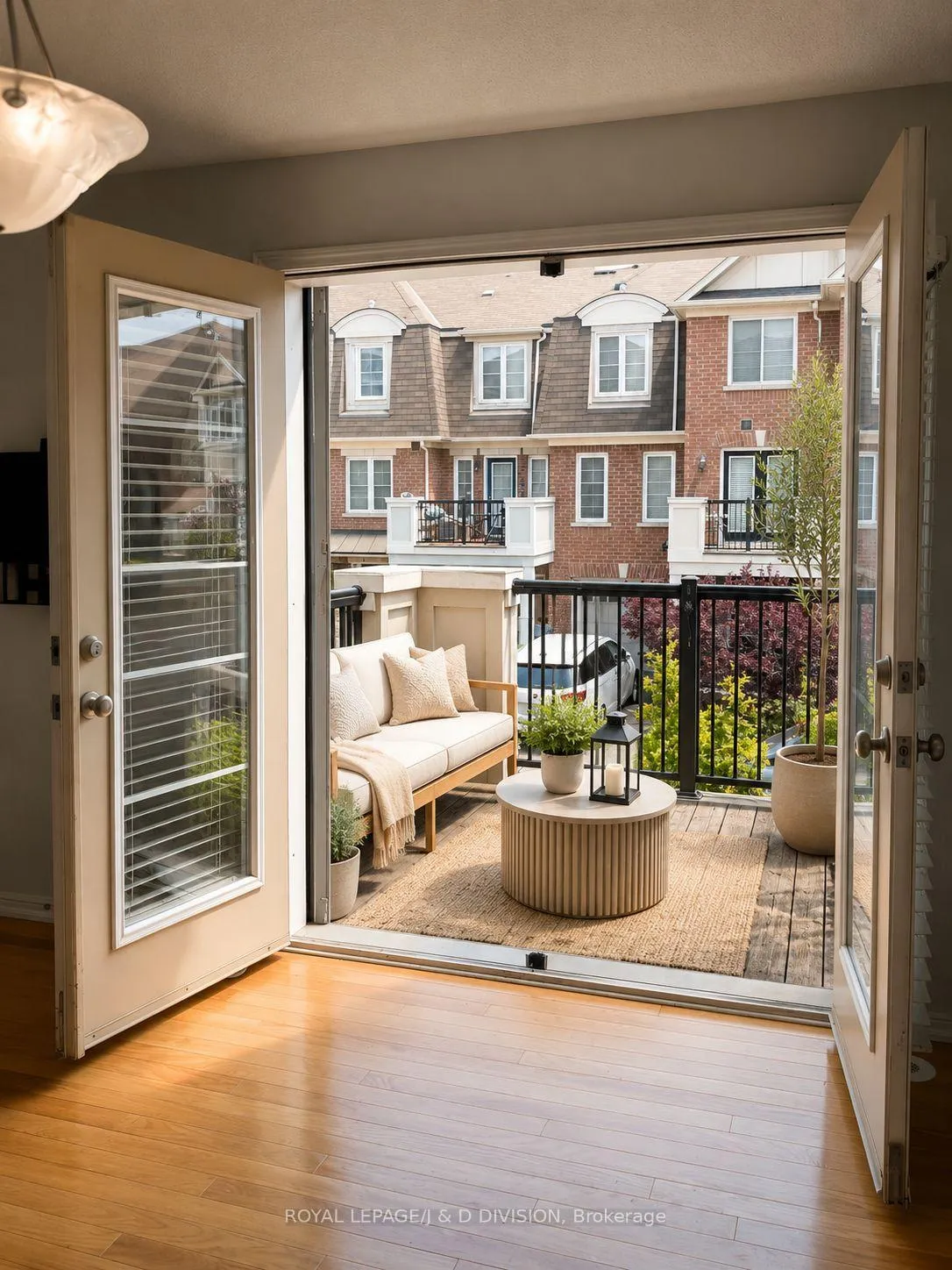 Photo 21 of 52 Ayers Crescent, Scarborough, Clairlea-Birchmount — HOMEH