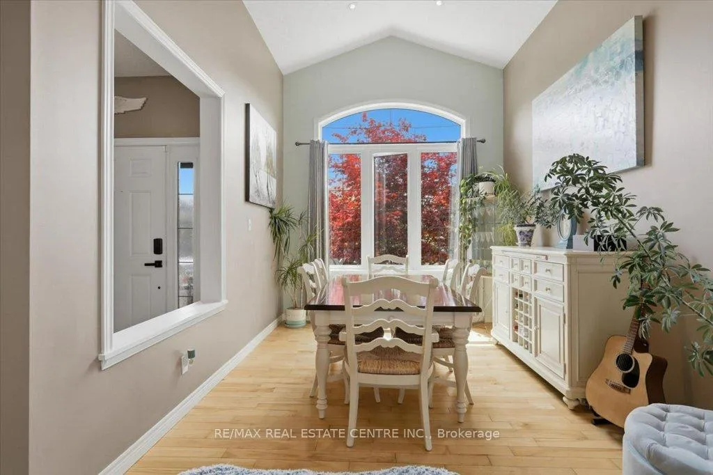 Photo 6 of 126 Goldschmidt Crescent, Wilmot — HOMEH