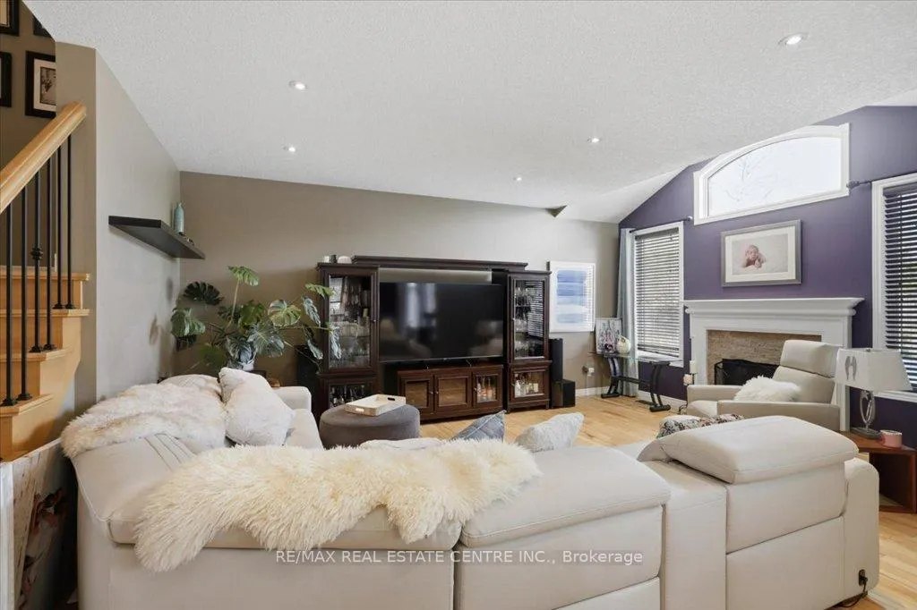 Photo 9 of 126 Goldschmidt Crescent, Wilmot — HOMEH