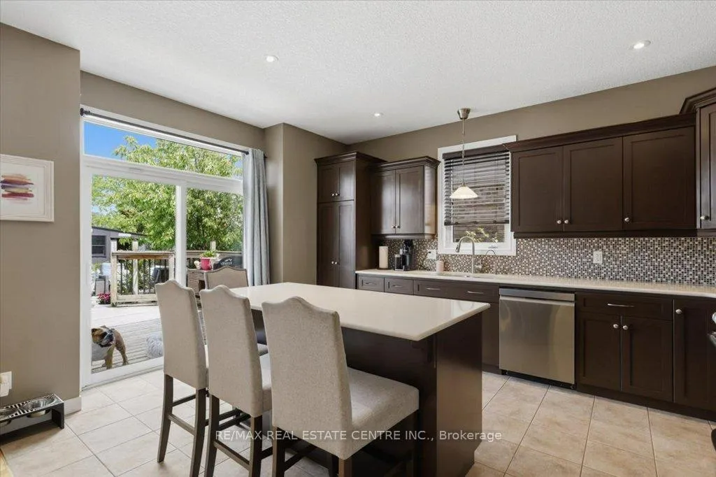 Photo 13 of 126 Goldschmidt Crescent, Wilmot — HOMEH