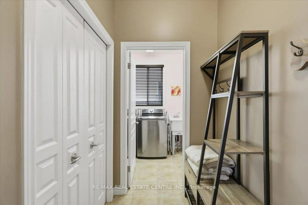 Photo 19 of 126 Goldschmidt Crescent, Wilmot — HOMEH
