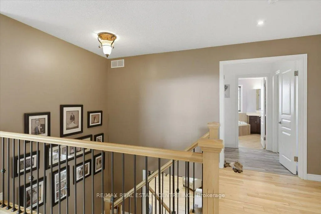 Photo 23 of 126 Goldschmidt Crescent, Wilmot — HOMEH