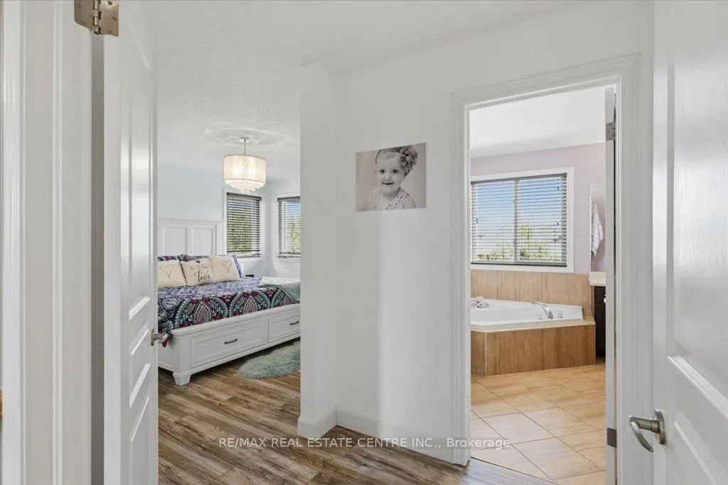 Photo 24 of 126 Goldschmidt Crescent, Wilmot — HOMEH