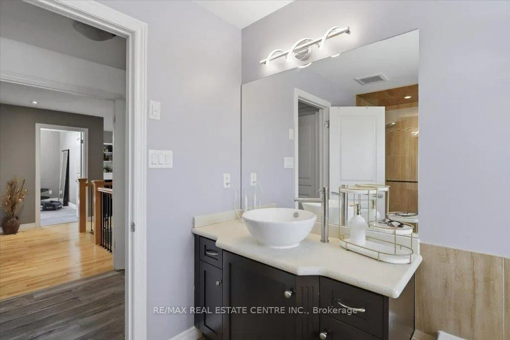 Photo 30 of 126 Goldschmidt Crescent, Wilmot — HOMEH