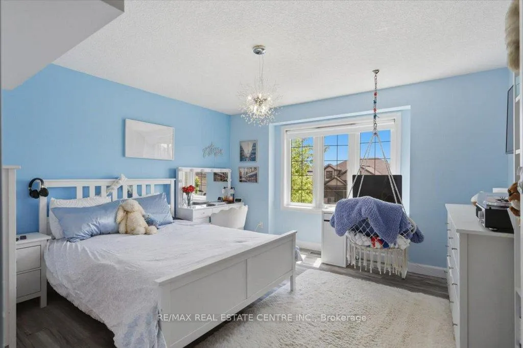 Photo 34 of 126 Goldschmidt Crescent, Wilmot — HOMEH