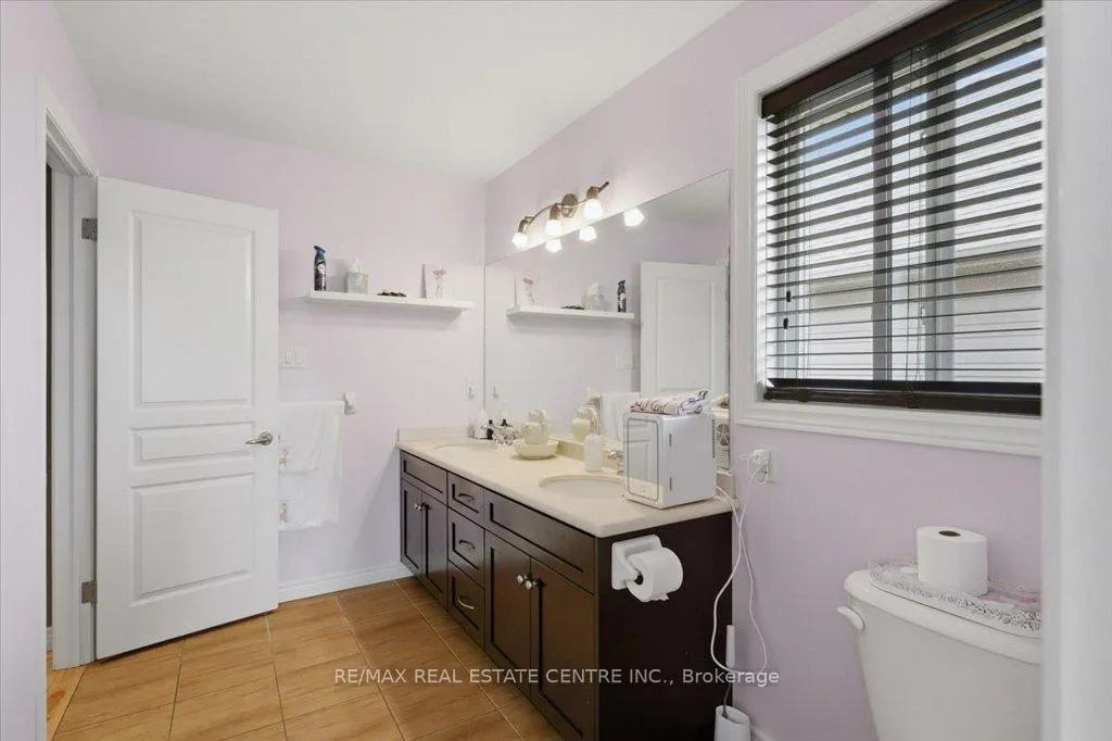 Photo 37 of 126 Goldschmidt Crescent, Wilmot — HOMEH